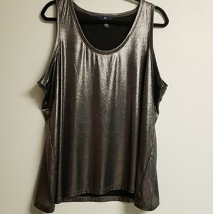 NWOT Gap Silver/Black Metallic Tank